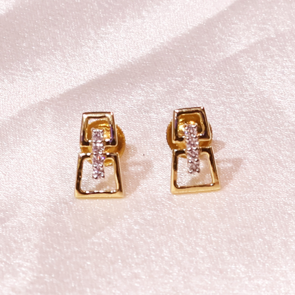 DIAMOND STUD
